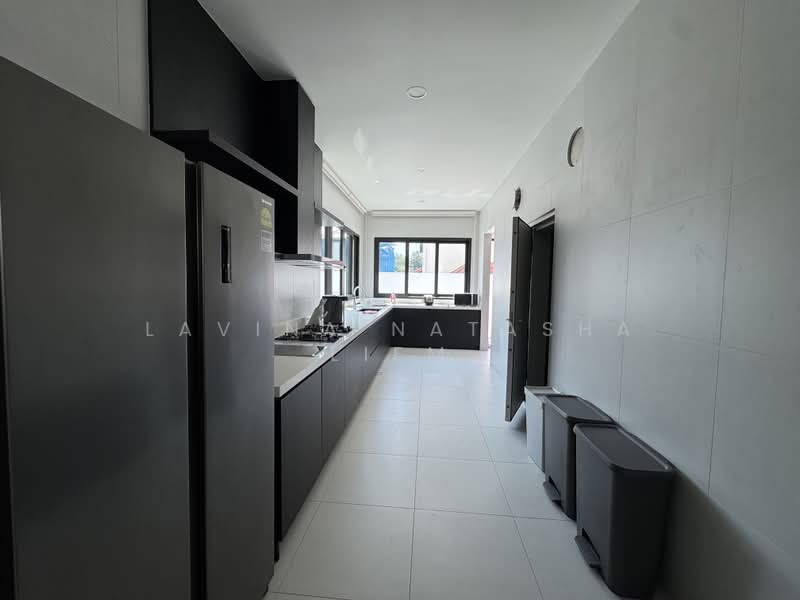 Broadrick Road, Broadrick Road, 6 Bedrooms, 9,256 sqft, Detached House For Rent, by Lavina Natasha Liem, 500175981 - Kitchen - PropertyGuru.com.sg