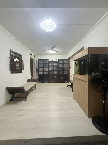 323 Woodlands Street 32, 323 Woodlands Street 32, 4 Bedrooms, 1,754 sqft, HDB Flat For Sale, by Rozi Faith Naser, 500175983 - Living Room - PropertyGuru.com.sg