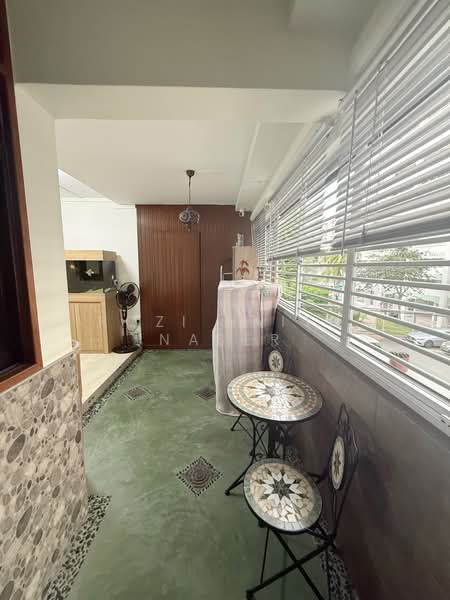 323 Woodlands Street 32, 323 Woodlands Street 32, 4 Bedrooms, 1,754 sqft, HDB Flat For Sale, by Rozi Faith Naser, 500175983 - Balcony - PropertyGuru.com.sg