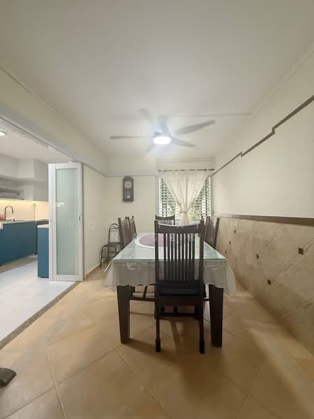 323 Woodlands Street 32, 323 Woodlands Street 32, 4 Bedrooms, 1,754 sqft, HDB Flat For Sale, by Rozi Faith Naser, 500175983 - Dining Room - PropertyGuru.com.sg