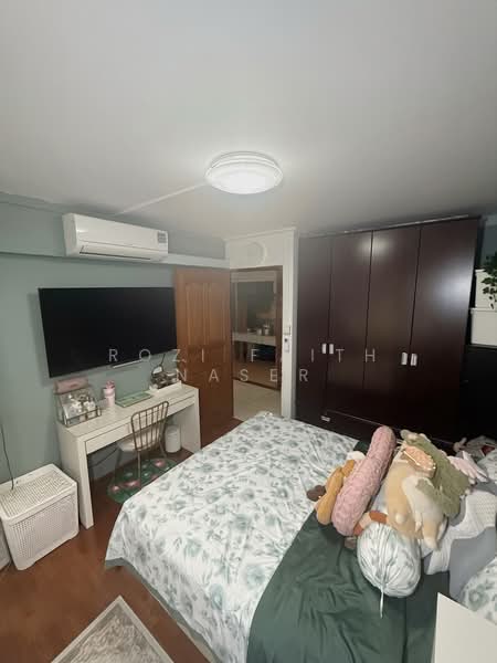 323 Woodlands Street 32, 323 Woodlands Street 32, 4 Bedrooms, 1,754 sqft, HDB Flat For Sale, by Rozi Faith Naser, 500175983 - Bedroom - PropertyGuru.com.sg