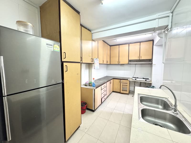 224 Lorong 8 Toa Payoh, 224 Lorong 8 Toa Payoh, 3 Bedrooms, 1,259 sqft, HDB Flat For Rent, by Ethan Mark Kheng, 500175985 - Kitchen - PropertyGuru.com.sg