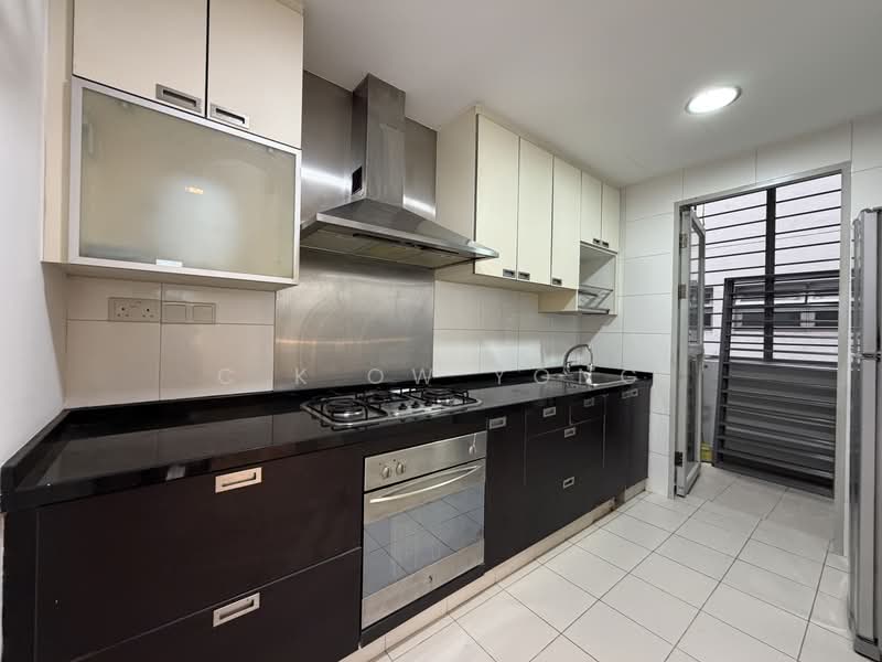 The Linear, 880 Upper Bukit Timah Road, 3 Bedrooms, 1,227 sqft, Apartment For Rent, by C K Ow Yong, 500175987 - Kitchen - PropertyGuru.com.sg