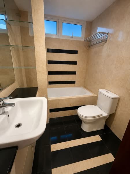 The Warren, 53 Choa Chu Kang Loop, 3 Bedrooms, 1,227 sqft, Apartment For Sale, by KK Lee, 500175988 - Bathroom - PropertyGuru.com.sg