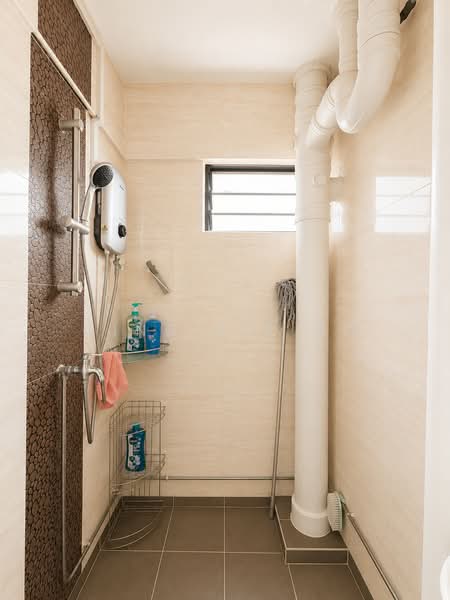 35 Chai Chee Avenue, 35 Chai Chee Avenue, 3 Bedrooms, 883 sqft, HDB Flat For Sale, by Qing Jie Ng, 500176000 - Bathroom - PropertyGuru.com.sg