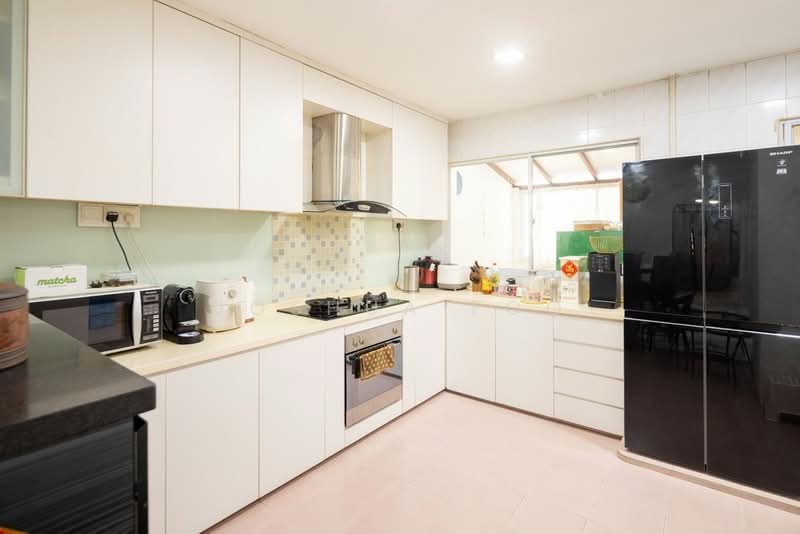 RARE LANDED 5MINS WALK TO KOVAN MRT, , 4 Bedrooms, 2,700 sqft, Terraced House For Sale, by Joshua Foo, 500176001 - Kitchen - PropertyGuru.com.sg