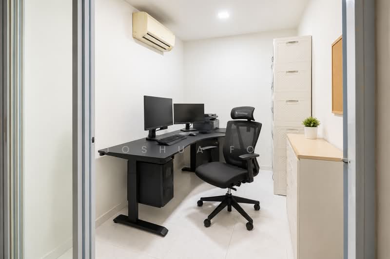 Rare 5mins walk to Kovan MRT, Kovan, 4 Bedrooms, 2,800 sqft, Terraced House For Sale, by Joshua Foo, 500176001 - Study - PropertyGuru.com.sg