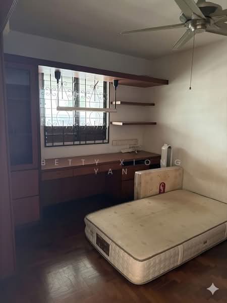214 Bedok North Street 1, 214 Bedok North Street 1, 2 Bedrooms, 732 sqft, HDB Flat For Sale, by Betty Xiong Yan, 500176002 - Bedroom - PropertyGuru.com.sg