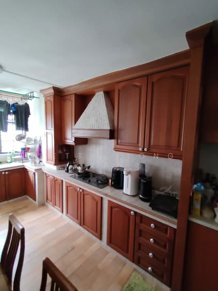 214 Bedok North Street 1, 214 Bedok North Street 1, 2 Bedrooms, 732 sqft, HDB Flat For Sale, by Betty Xiong Yan, 500176002 - Kitchen - PropertyGuru.com.sg