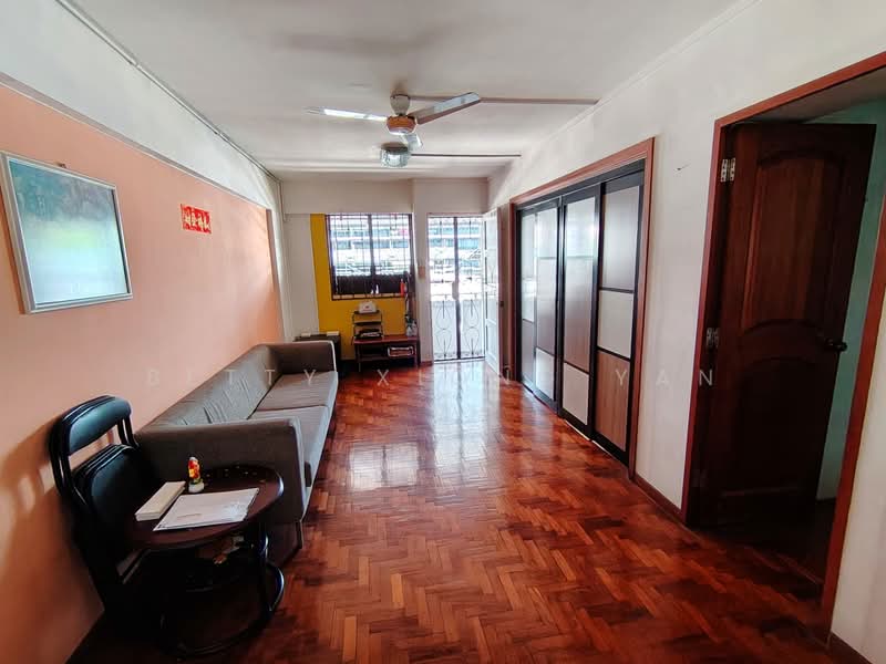 214 Bedok North Street 1, 214 Bedok North Street 1, 2 Bedrooms, 732 sqft, HDB Flat For Sale, by Betty Xiong Yan, 500176002 - Living Room - PropertyGuru.com.sg