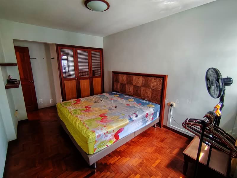 214 Bedok North Street 1, 214 Bedok North Street 1, 2 Bedrooms, 732 sqft, HDB Flat For Sale, by Betty Xiong Yan, 500176002 - Bedroom - PropertyGuru.com.sg