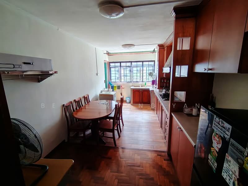 214 Bedok North Street 1, 214 Bedok North Street 1, 2 Bedrooms, 732 sqft, HDB Flat For Sale, by Betty Xiong Yan, 500176002 - Kitchen - PropertyGuru.com.sg