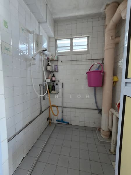 60 Marine Drive, 60 Marine Drive, 3 Bedrooms, 936 sqft, HDB Flat For Sale, by Ron Loh, 500176011 - Bathroom - PropertyGuru.com.sg