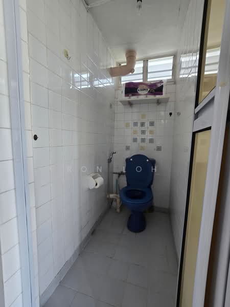 60 Marine Drive, 60 Marine Drive, 3 Bedrooms, 936 sqft, HDB Flat For Sale, by Ron Loh, 500176011 - Bathroom - PropertyGuru.com.sg