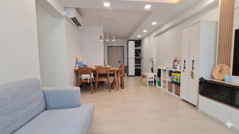 618A Punggol Drive, 618A Punggol Drive, 3 Bedrooms, 1,001 sqft, HDB Flat For Sale, by Kelvin Ng, 500176012 - Living Room - PropertyGuru.com.sg