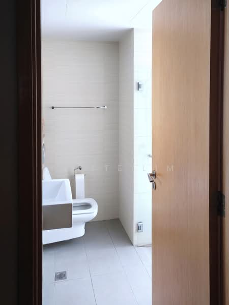 Oasis @ Elias, 60 - 72 Elias Road, 3 Bedrooms, 1,249 sqft, Condominium For Sale, by Yvette Lim, 500176013 - Bathroom - PropertyGuru.com.sg