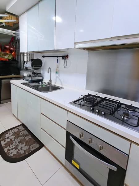 Oasis @ Elias, 60 - 72 Elias Road, 3 Bedrooms, 1,249 sqft, Condominium For Sale, by Yvette Lim, 500176013 - Kitchen - PropertyGuru.com.sg