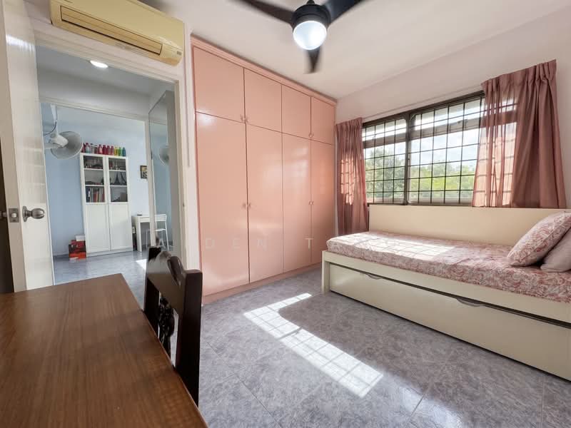 288D Bukit Batok Street 25, 288D Bukit Batok Street 25, 3 Bedrooms, 1,001 sqft, HDB Flat For Sale, by Aiden Tang, 500176016 - Bedroom - PropertyGuru.com.sg