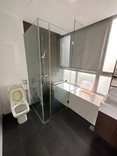 The Parc Condominium, 9 West Coast Walk, 2 Bedrooms, 980 sqft, Condominium For Rent, by Daniel Lin, 500176026 - Bathroom - PropertyGuru.com.sg