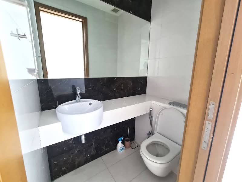 Newton Imperial, 24 Newton Road, 3 Bedrooms, 1,938 sqft, Apartment For Sale, by Lock Sau Lai, 500176029 - Bathroom - PropertyGuru.com.sg