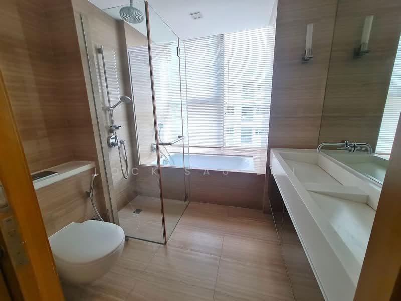 Newton Imperial, 24 Newton Road, 3 Bedrooms, 1,938 sqft, Apartment For Sale, by Lock Sau Lai, 500176029 - Bathroom - PropertyGuru.com.sg