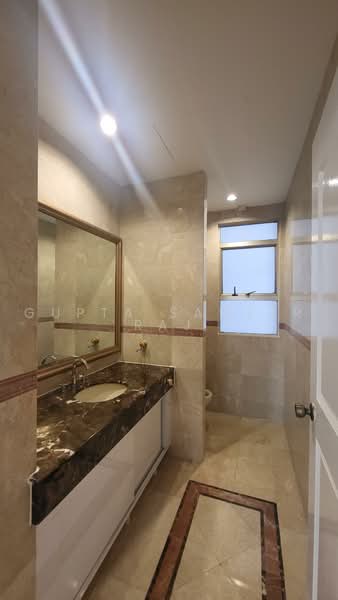Leonie Condotel, 2 Leonie Hill Road, 4 Bedrooms, 2,568 sqft, Condominium For Rent, by Gupta Sameer Raj, 500176035 - Bathroom - PropertyGuru.com.sg