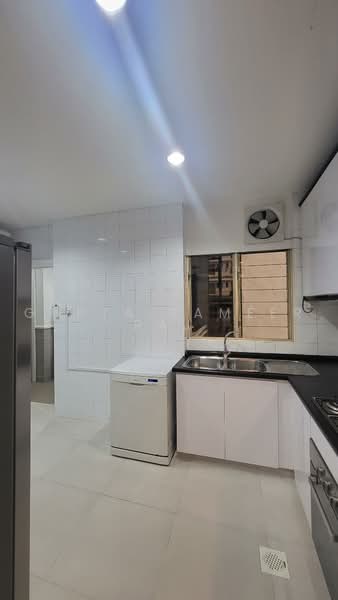 Leonie Condotel, 2 Leonie Hill Road, 4 Bedrooms, 2,568 sqft, Condominium For Rent, by Gupta Sameer Raj, 500176035 - Kitchen - PropertyGuru.com.sg