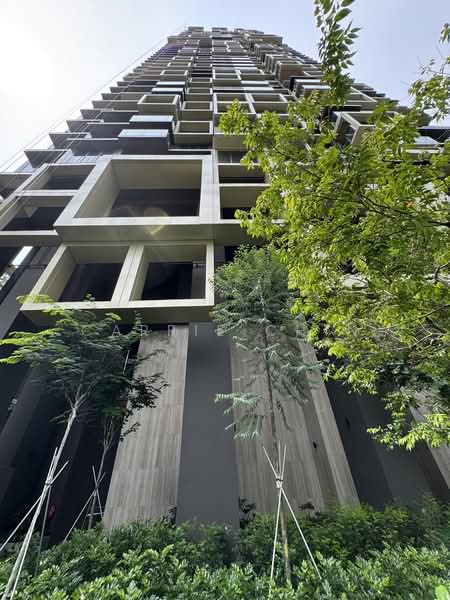 Irwell Hill Residences, 2 Irwell Hill, 2 Bedrooms, 657 sqft, Condominium For Sale, by Carrie Chin, 500176042 - Exterior - PropertyGuru.com.sg