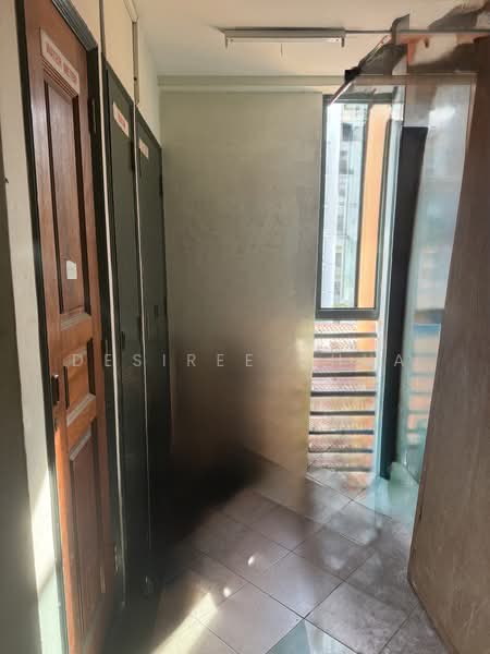 Eng Apartments, 25 Lorong 25A Geylang, 3 Bedrooms, 1,109 sqft, Apartment For Sale, by Desiree Chua, 500176059 - Corridor - PropertyGuru.com.sg