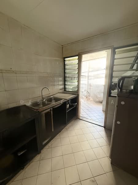 Eng Apartments, 25 Lorong 25A Geylang, 3 Bedrooms, 1,109 sqft, Apartment For Sale, by Desiree Chua, 500176059 - Kitchen - PropertyGuru.com.sg