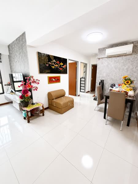 462B Blossom Spring @ Yishun, 462B Yishun Avenue 6, Room Rental, 118 sqft, HDB Flat For Rent, by Zhenglin Ling, 500176093 - Living Room - PropertyGuru.com.sg