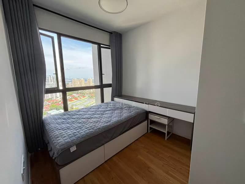 Clavon, Clementi Avenue 1, Room Rental, 250 sqft, Condominium For Rent, by JJ Huang, 500176096 - Bedroom - PropertyGuru.com.sg