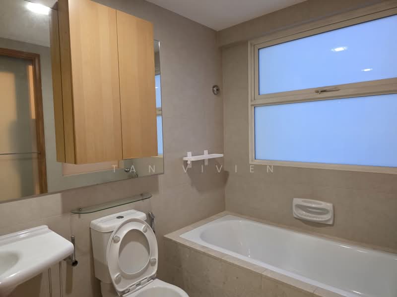 The Shaughnessy, 58 Miltonia Close, 5 Bedrooms, 3,600 sqft, Cluster House For Rent, by Tan Vivien, 500176100 - Bathroom - PropertyGuru.com.sg