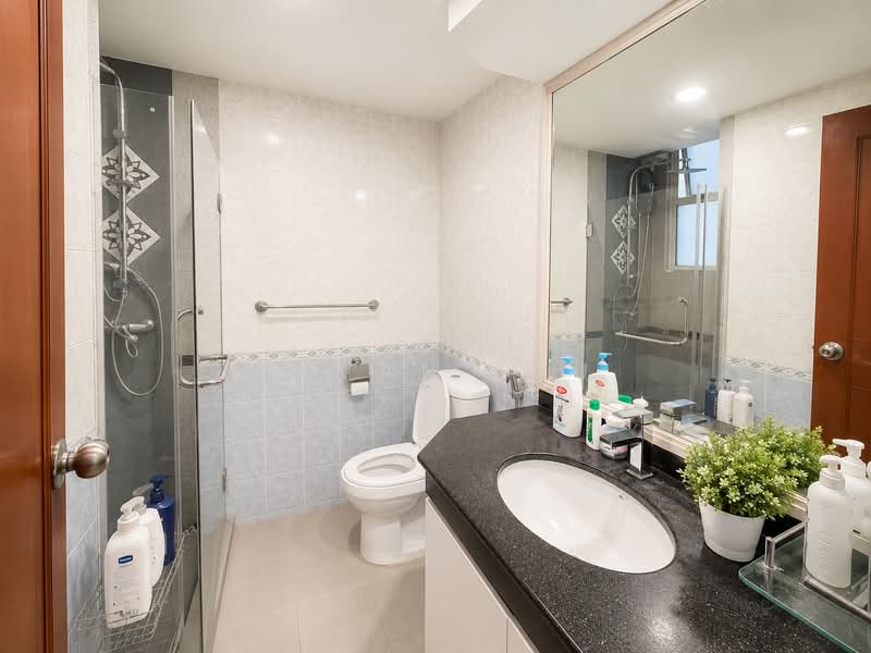 Northoaks, 22 Woodlands Cresent, Room Rental, 150 sqft, Condominium For Rent, by Gevan Lau, 500176101 - Bathroom - PropertyGuru.com.sg