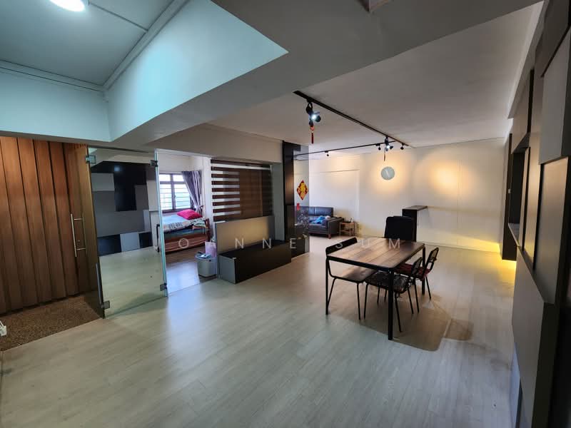 18 Jalan Tenteram, 18 Jalan Tenteram, 3 Bedrooms, 1,130 sqft, HDB Flat For Sale, by Joanne Sum, 500176102 - Living room - PropertyGuru.com.sg