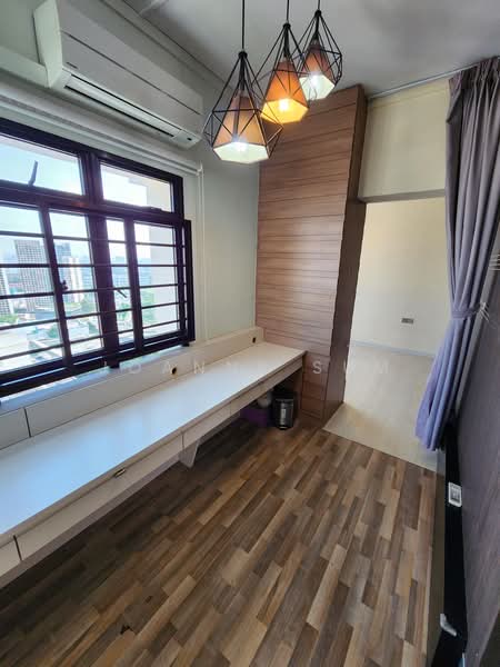 18 Jalan Tenteram, 18 Jalan Tenteram, 3 Bedrooms, 1,130 sqft, HDB Flat For Sale, by Joanne Sum, 500176102 - Study - PropertyGuru.com.sg