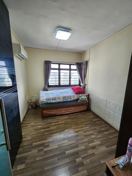 18 Jalan Tenteram, 18 Jalan Tenteram, 3 Bedrooms, 1,130 sqft, HDB Flat For Sale, by Joanne Sum, 500176102 - Bedroom - PropertyGuru.com.sg