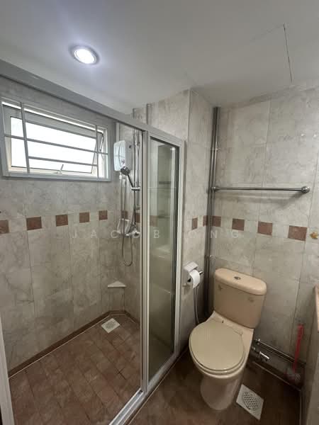 Evergreen Park, 31 Hougang Avenue 7, 3 Bedrooms, 1,248 sqft, Condominium For Rent, by Jacob Ong, 500176108 - Bathroom - PropertyGuru.com.sg
