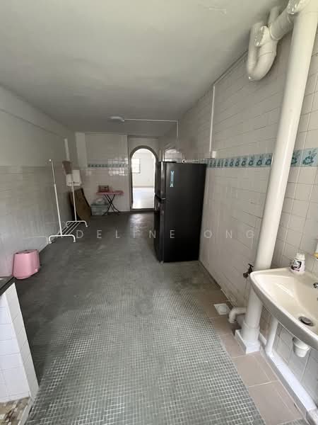 402 Bedok North Avenue 3, 402 Bedok North Avenue 3, 3 Bedrooms, 990 sqft, HDB Flat For Rent, by Adeline Ong, 500176112 - Kitchen - PropertyGuru.com.sg