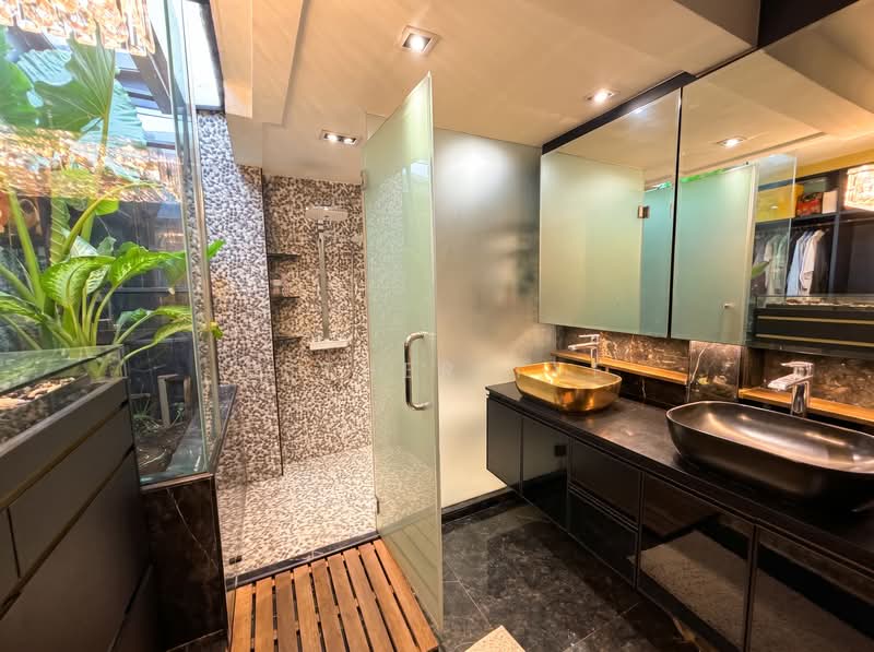 Sennett Estate, Butterfly Avenue, 6 Bedrooms, 5,121 sqft, Corner Terrace For Sale, by Esther Txe, 500176114 - Bathroom - PropertyGuru.com.sg