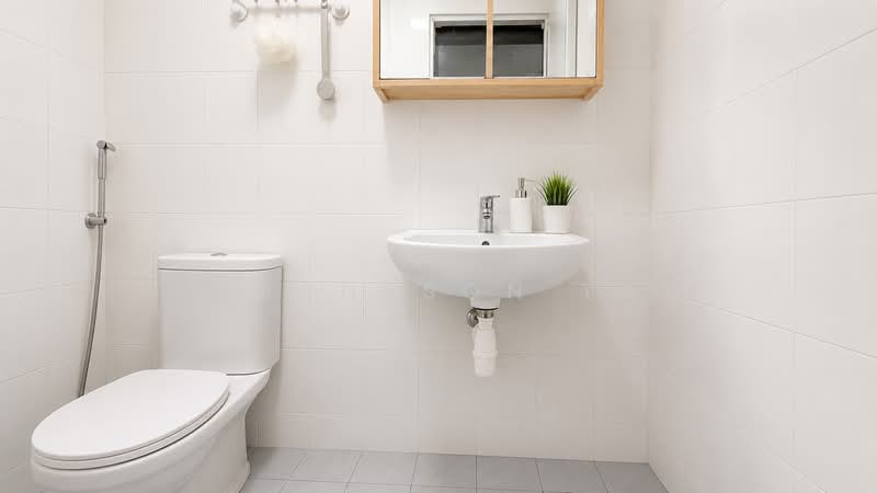 224 Yishun Street 21, 224 Yishun Street 21, 3 Bedrooms, 1,055 sqft, HDB Flat For Sale, by Johansson Tay, 500176119 - Bathroom - PropertyGuru.com.sg