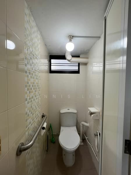 87 Circuit Road, 87 Circuit Road, 2 Bedrooms, 646 sqft, HDB Flat For Sale, by Dennis Lim, 500176129 - Bathroom - PropertyGuru.com.sg