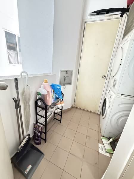 Kerrisdale, 30 Sturdee Road, Room Rental, 150 sqft, Condominium For Rent, by Rayne Chua 蔡美慧, 500176137 - Balcony - PropertyGuru.com.sg