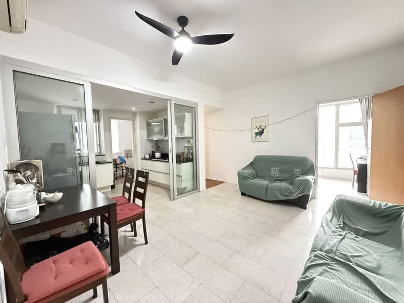 Kerrisdale, 30 Sturdee Road, Room Rental, 150 sqft, Condominium For Rent, by Rayne Chua 蔡美慧, 500176137 - Living Room - PropertyGuru.com.sg