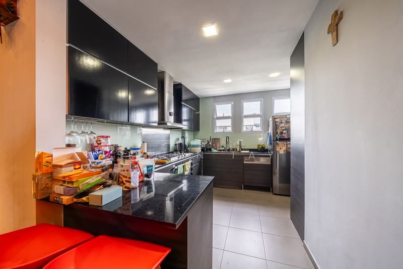 Siglap Lodge, 95 Upper East Coast Road, 4 Bedrooms, 1,948 sqft, Condominium For Sale, by Shawn Tay, 500176144 - Kitchen - PropertyGuru.com.sg