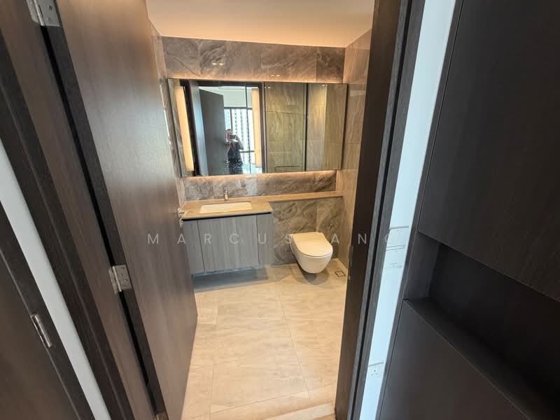 Piccadilly Grand, Northumberland Road, 2 Bedrooms, 710 sqft, Condominium For Sale, by Marcus Ang, 500176150 - Bathroom - PropertyGuru.com.sg