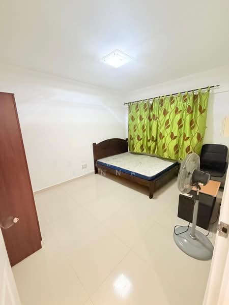 907 Tampines Avenue 4, 907 Tampines Avenue 4, 2 Bedrooms, 780 sqft, HDB Flat For Sale, by Sasikumar Kannan, 500176151 - Bedroom - PropertyGuru.com.sg