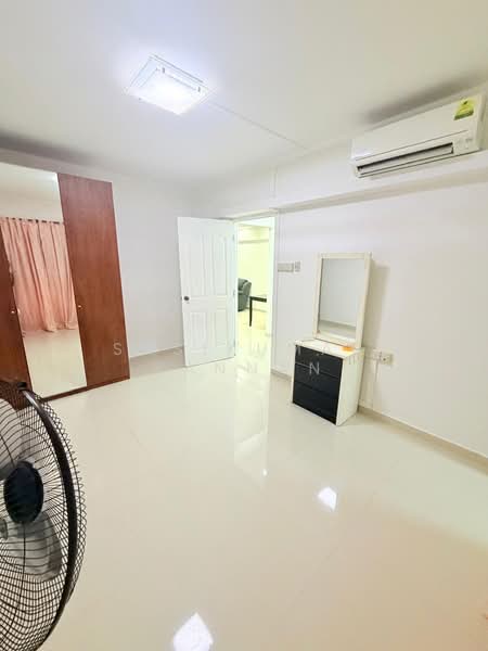 907 Tampines Avenue 4, 907 Tampines Avenue 4, 2 Bedrooms, 780 sqft, HDB Flat For Sale, by Sasikumar Kannan, 500176151 - Bedroom - PropertyGuru.com.sg
