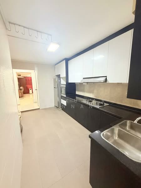 907 Tampines Avenue 4, 907 Tampines Avenue 4, 2 Bedrooms, 780 sqft, HDB Flat For Sale, by Sasikumar Kannan, 500176151 - Kitchen - PropertyGuru.com.sg
