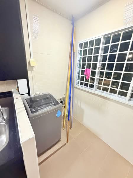 907 Tampines Avenue 4, 907 Tampines Avenue 4, 2 Bedrooms, 780 sqft, HDB Flat For Sale, by Sasikumar Kannan, 500176151 - Balcony - PropertyGuru.com.sg